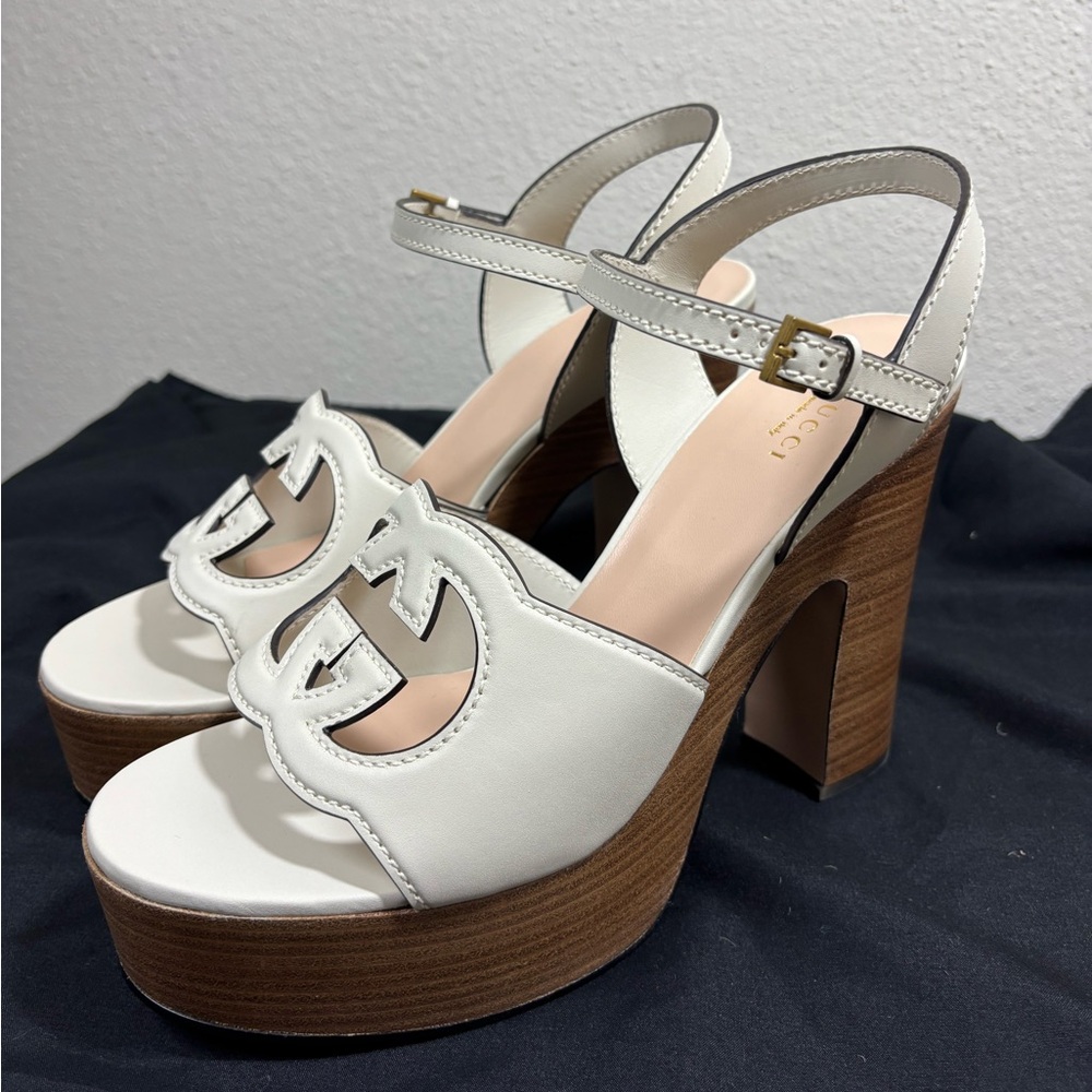 Gucci Interlocking G Cut-Out Leather Sandals